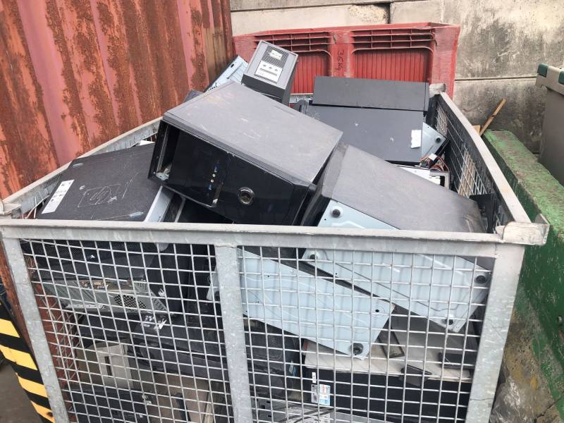 Comment sont recyclés les ordinateurs, claviers en Normandie, proche Fécamp 76