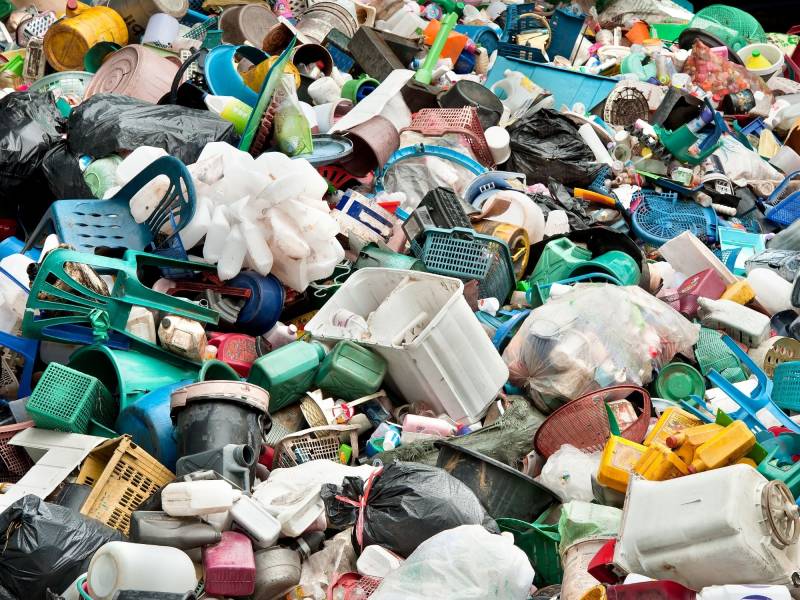 Comment sont recyclés les déchets plastiques en Normandie, proche Honfleur 14