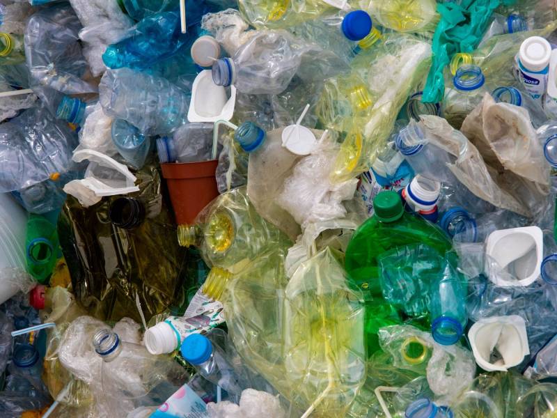 Où évacuer les déchets plastiques pour valorisation et traitement en Normandie 76