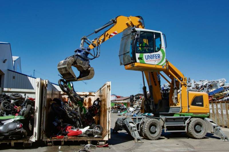 destruction broyage moto scooter quad saisi police rodéo urbain wheeling paris ile de france banlieu