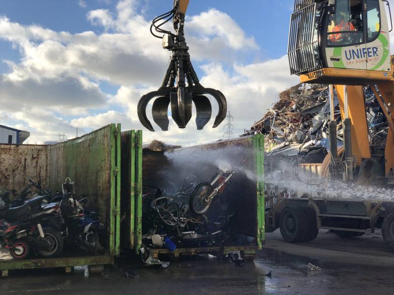 Destruction de matériel saisis